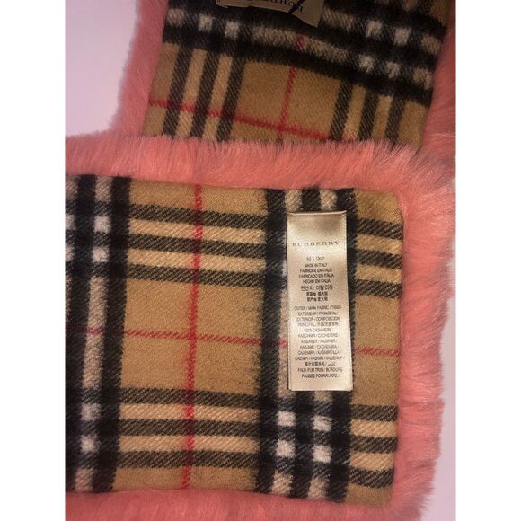 Burberry Vintage Check Cashmere Solid Pale Pink Faux Fur Scarf Italy New - Picture 10 of 11